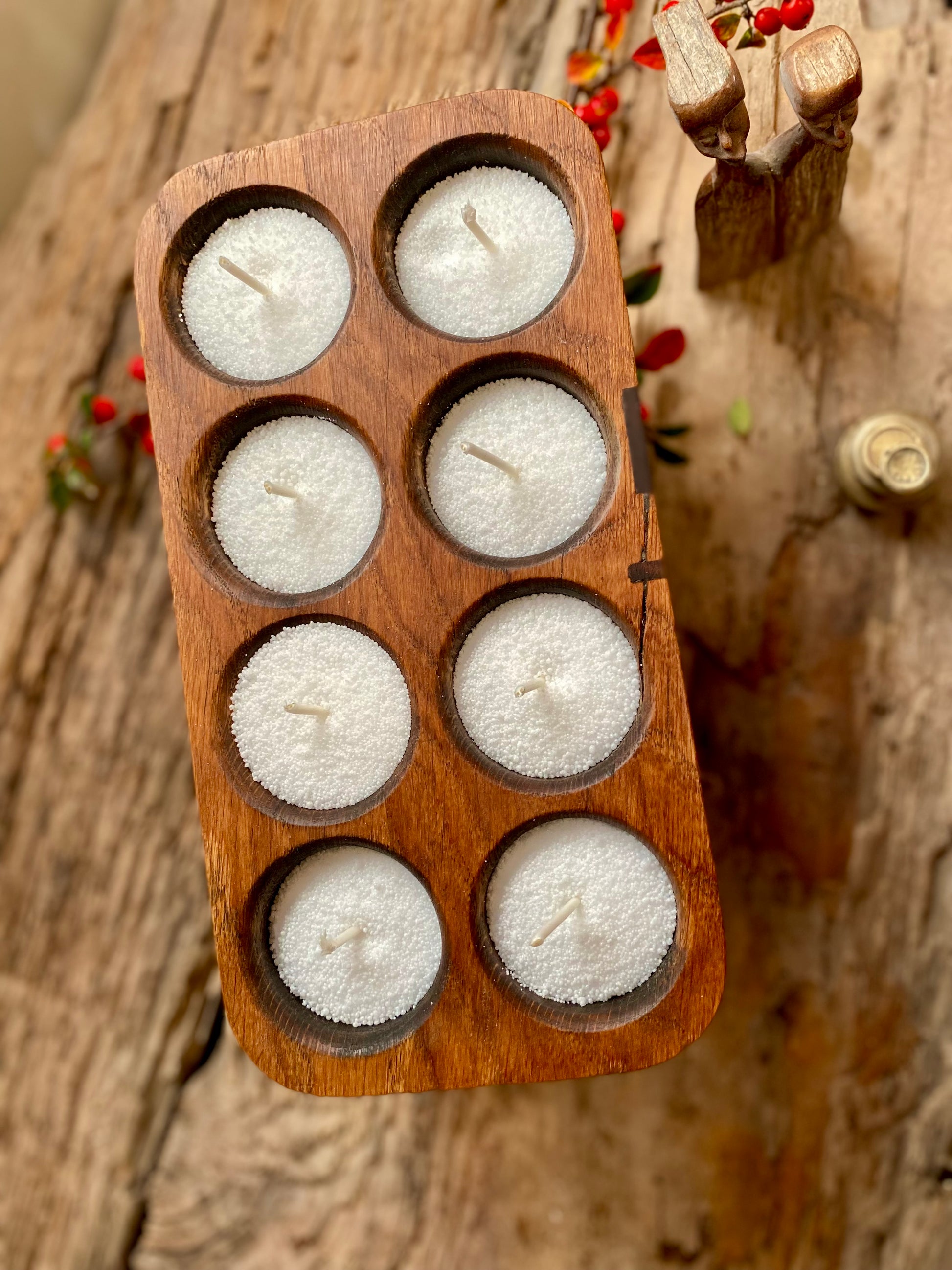 Minimalist candle holder