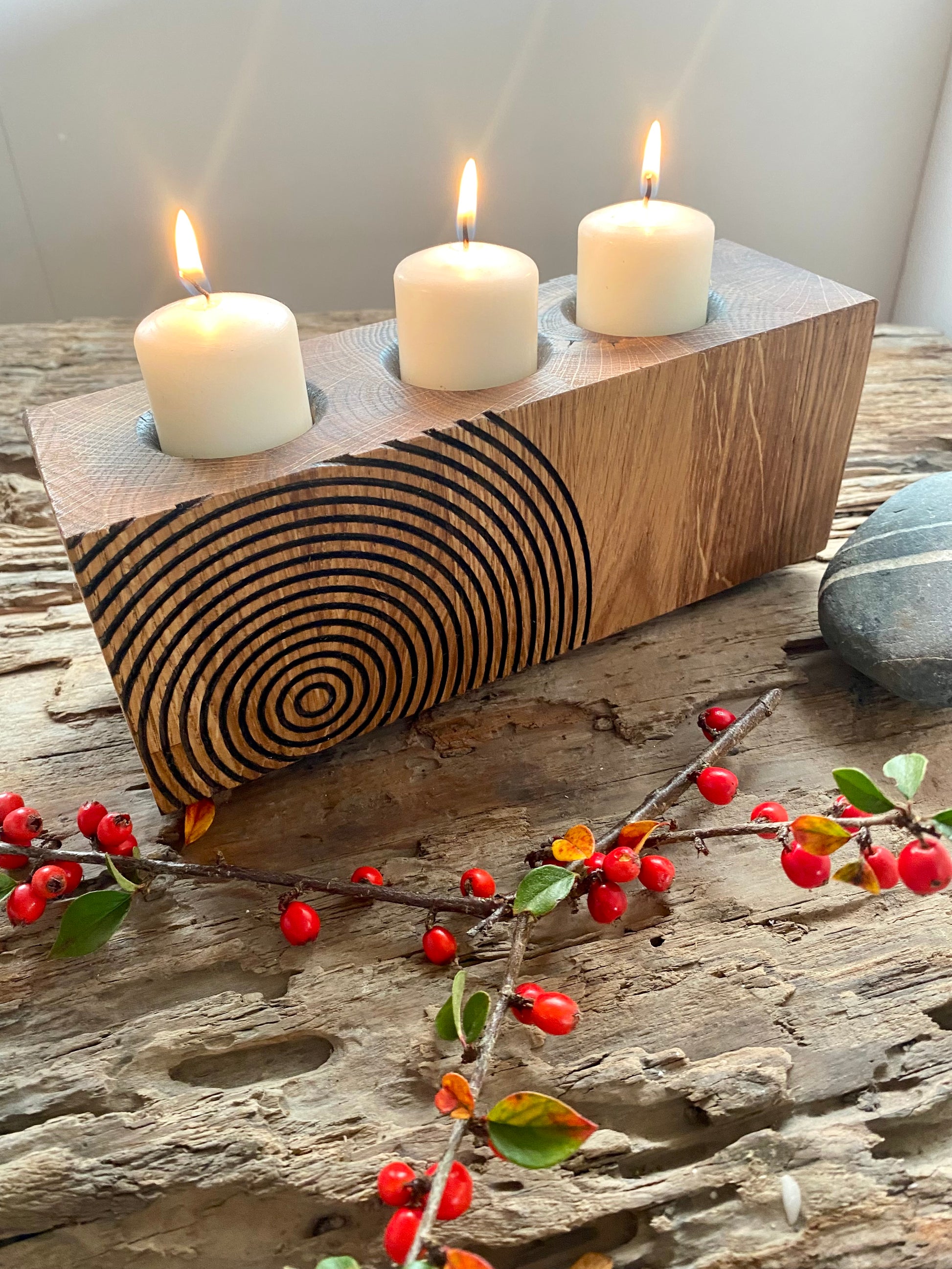 Oak candle holder with geometric pattern