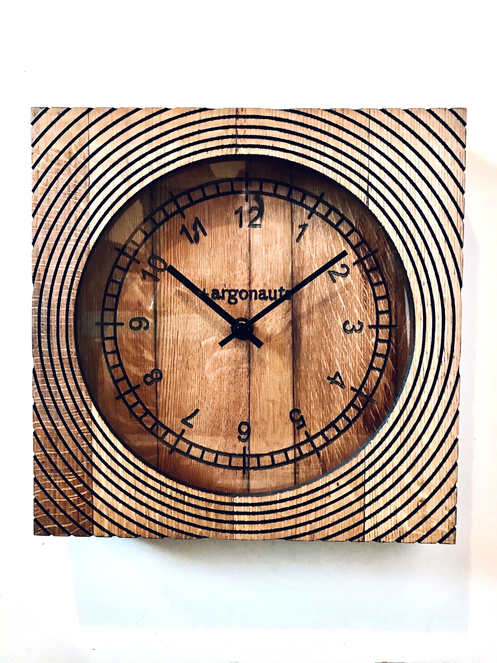 Centre piece wooden wall clock with geometric pattern