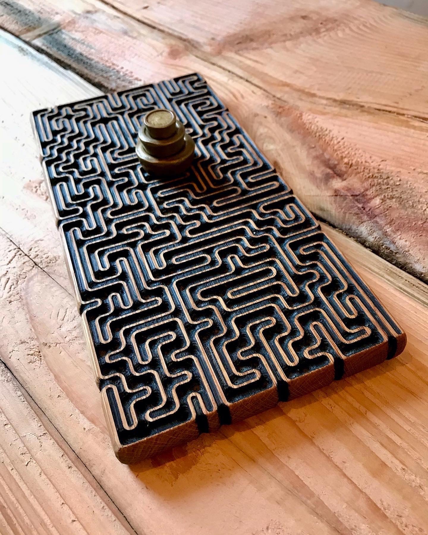 Serving tray with data-driven maze pattern